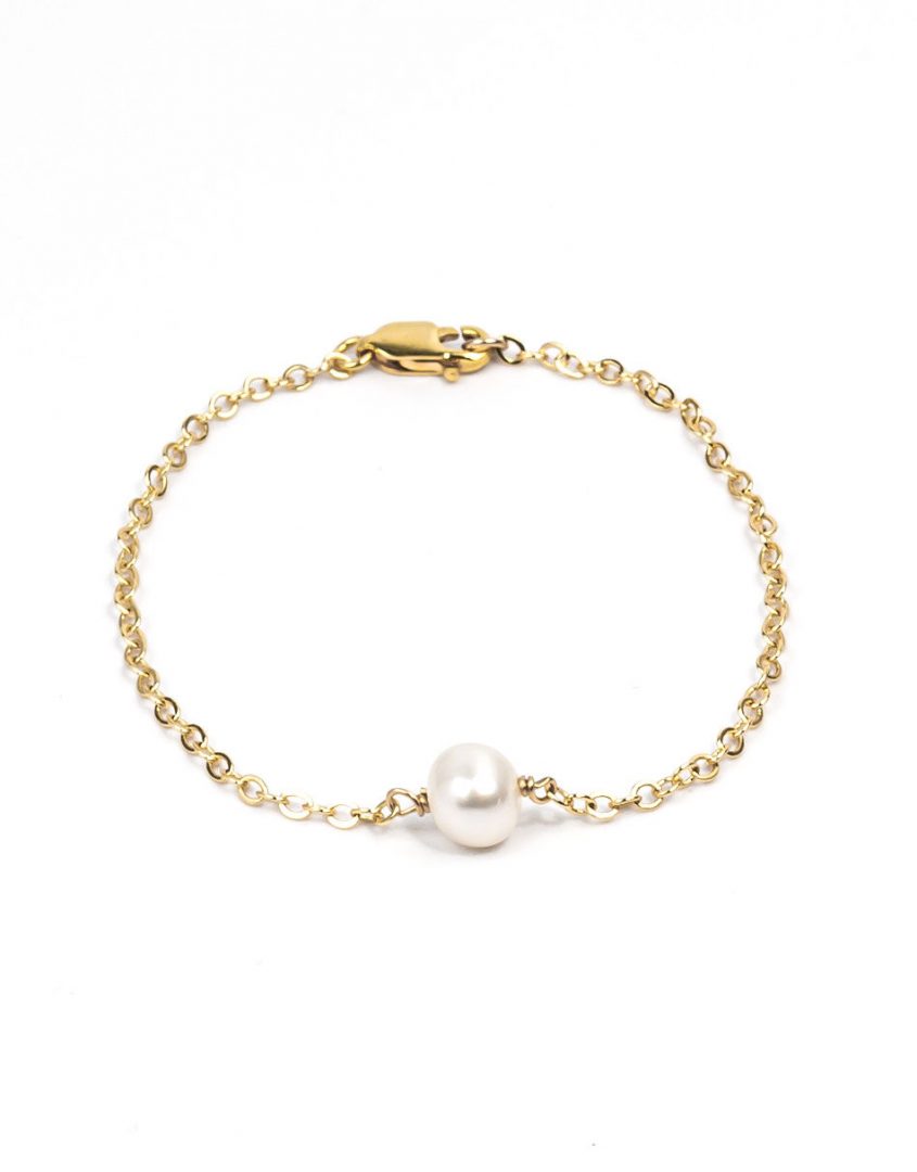 Dainty Gold Pearl Bracelet