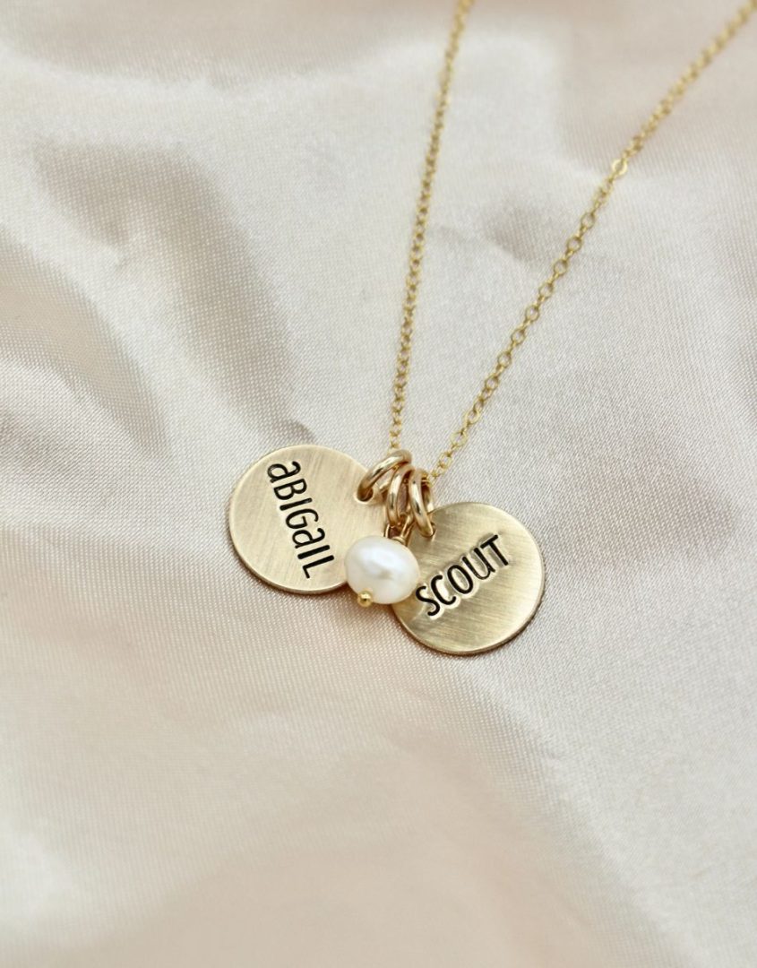 8.gold-dainty-name-necklace