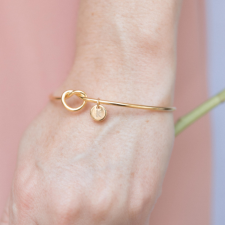 Love Knot Bracelet with Round Initial in Gold