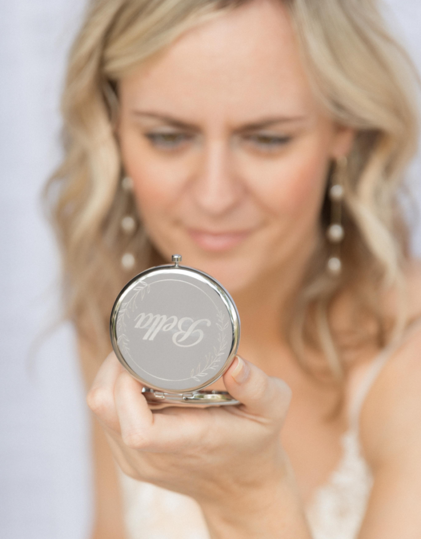 Personalized Round Compact Mirror in Silver