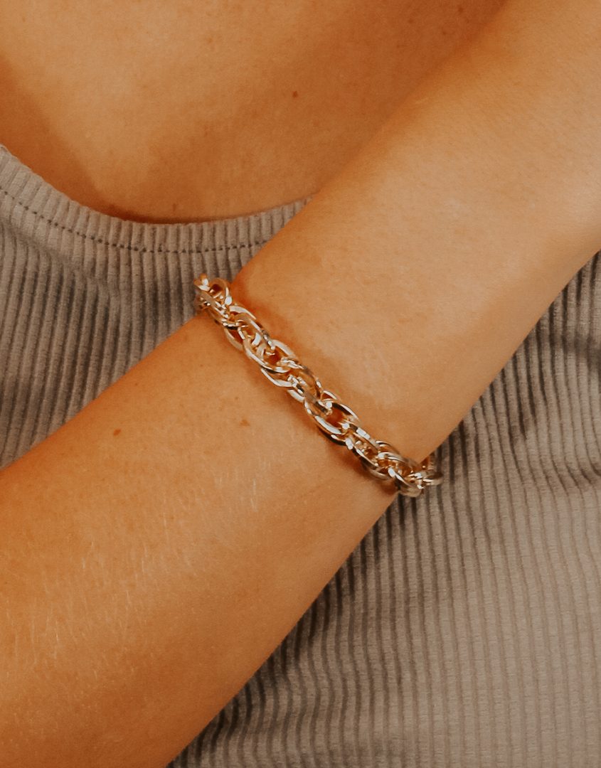 chunky-link-chain-bracelet-model-2