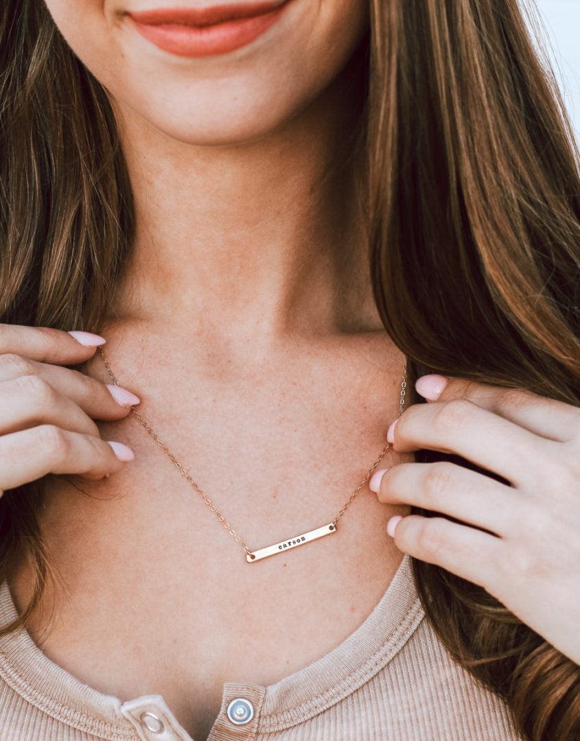 dainty-name-bar-necklace-model