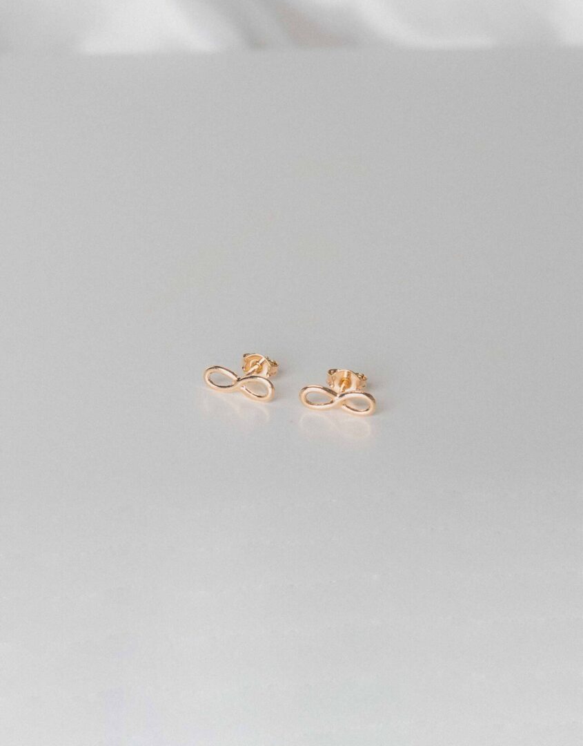 gold-inifinity-earring-image1