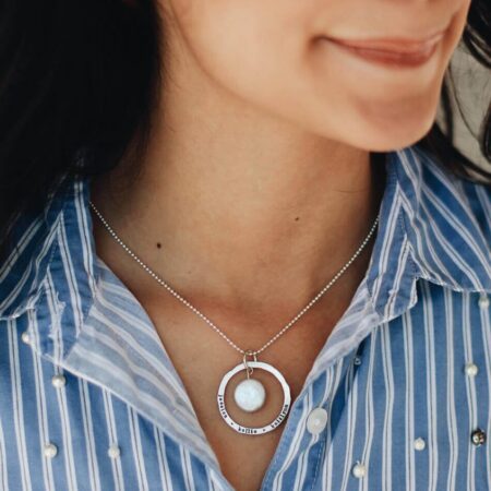 Personalized Name Necklace With Mother of Pearl In the Centre. Perfect gift for moms & Grandmas