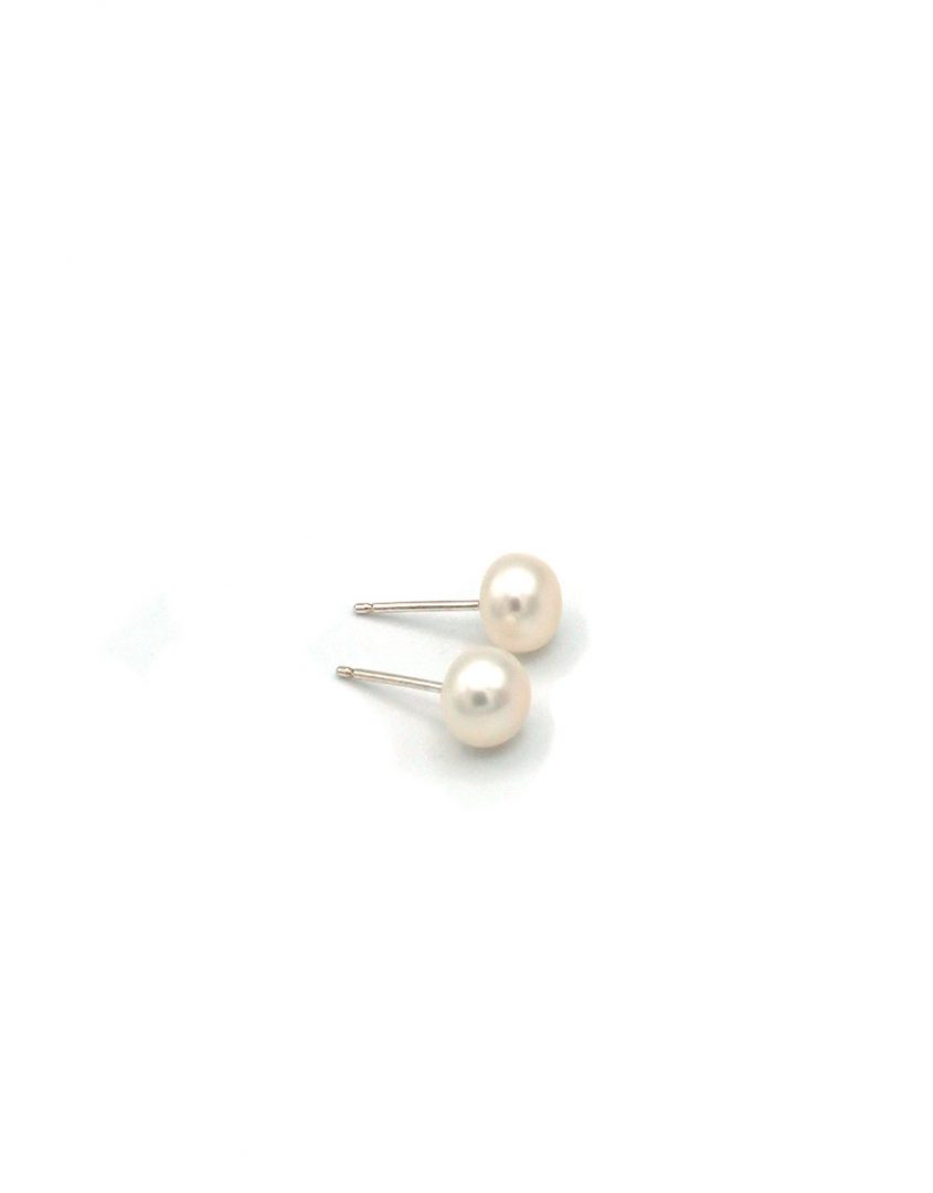 pearl-stud-earrings
