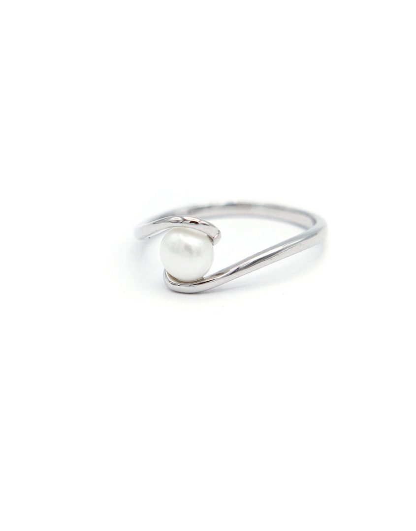 pearl-swirl-ring-white-2