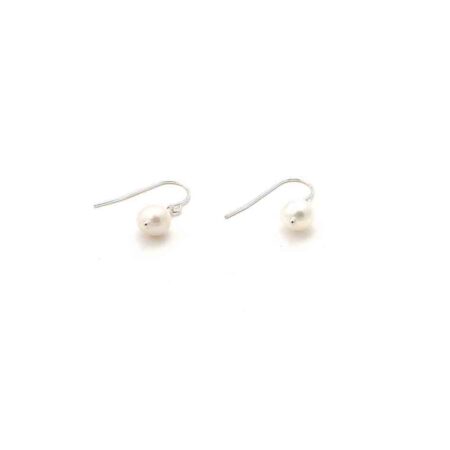 Pearl earrings make for that perfect pair for every occasion. Great gift for wife, mom, sister