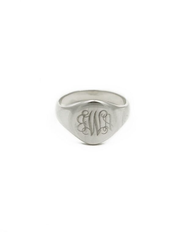 Sterling silver oval signet ring for your rings collection. Get your name or initials engraved. Perfect for couples, friends, family