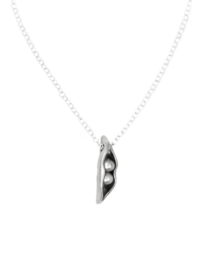 two-pea-in-a-pod-necklace-flat-3